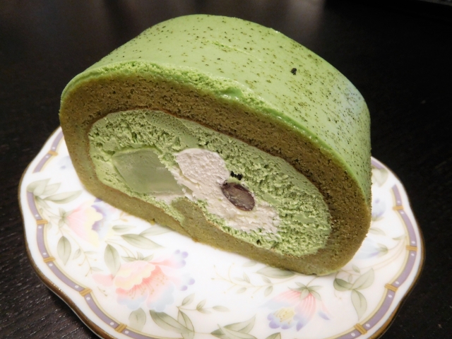 神抹茶ロールケーキ